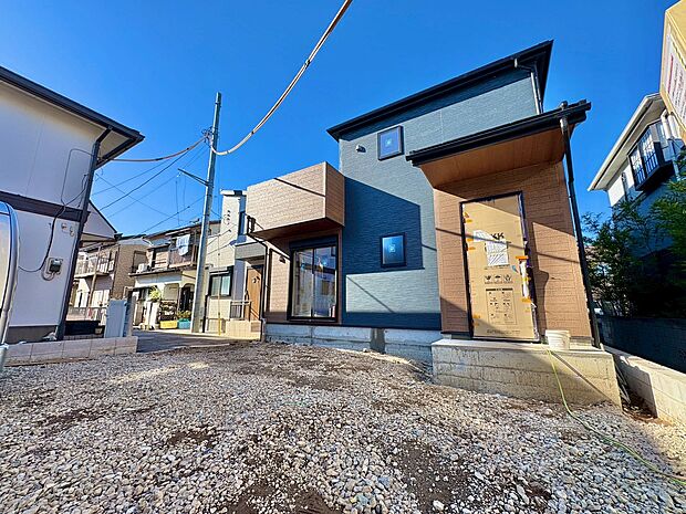 南東向きで陽当たりの良いリビングです。(令和8年1月 撮影)