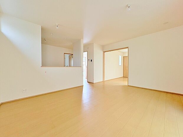 洗練された空気感の中にも落ち着きを感じる贅沢なＬＤＫ。