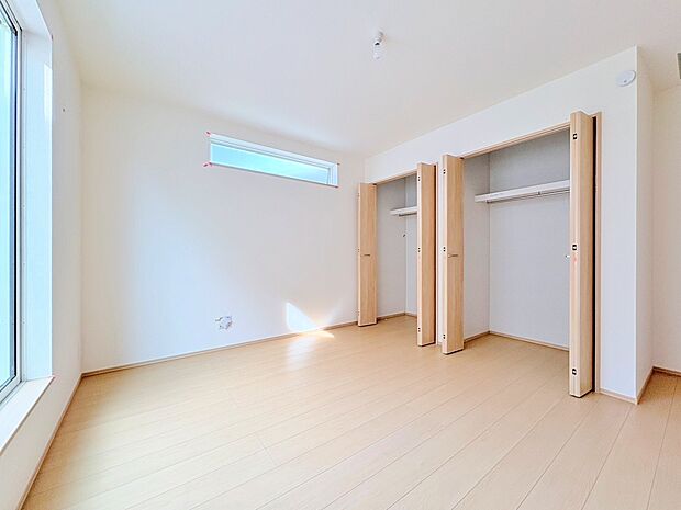 心地よい春の風が室内に静かに流れてきます。