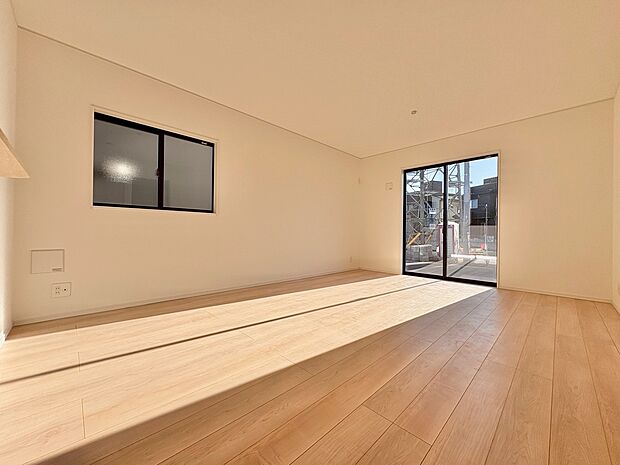 採光・通風を確保した心地良いリビング空間。