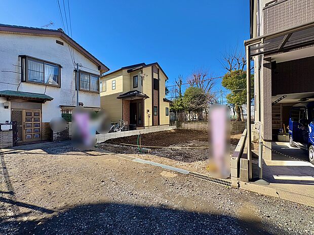 スーパーやコンビニが近く暮らしやすい住環境。(令和8年1月 撮影)