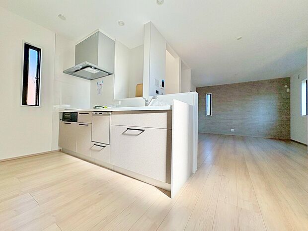 明るく開放的な空間が広がる、キッチン・ダイニング・リビング。