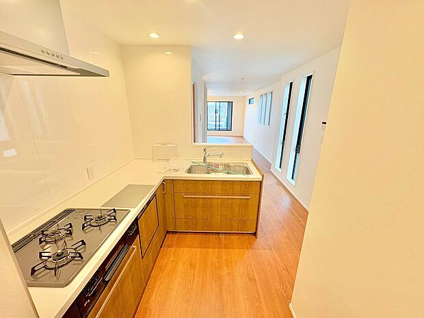 使いやすいL型キッチンなら、作業しながら効率的にお料理できます。