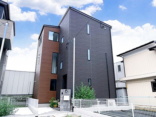 設計者の拘りが伝わってくる素敵な建物です。