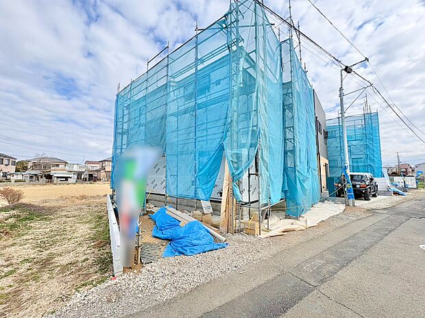 7.4帖の主寝室はWIC付き。入ってみれば実感できる上質な仕様に囲まれた暮らし。(令和8年3月 撮影)