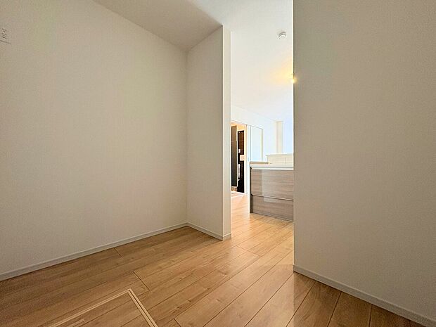 住まいの中心に収納を設けることで、生活用品を一箇所にまとめておけます。