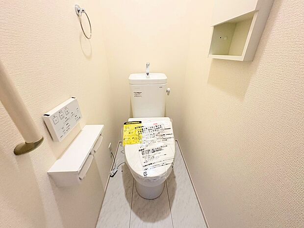 白を基調に飽きのこない空間は、質感豊かな仕上がりです。