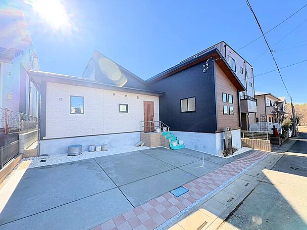 すべての空間がワンフロアでつながる平屋建てならではの豊かな暮らし心地。