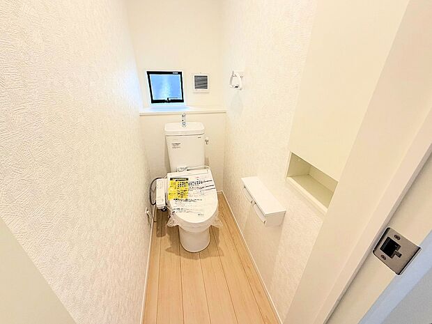 清潔感あるホワイト調のクロスで落ち着いた雰囲気を創り上げました。