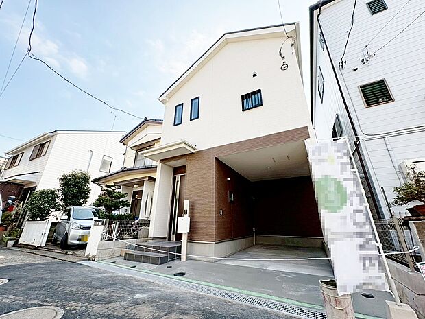 大切な愛車を風雨から守るビルトインカースペースをご用意しました。