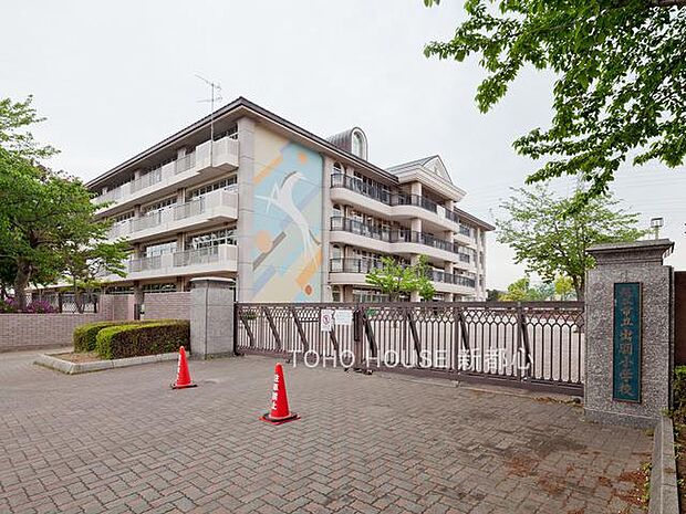 出羽小学校まで約650m