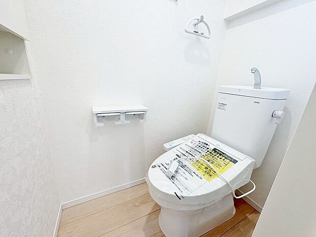 白を基調に飽きのこない空間は、質感豊かな仕上がりです。