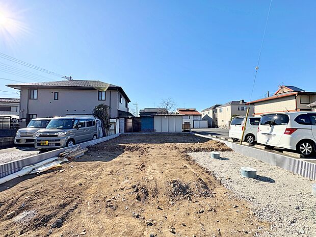 スーパーやコンビニなど、周辺施設充実。買い物にも便利です。(令和8年2月 撮影)