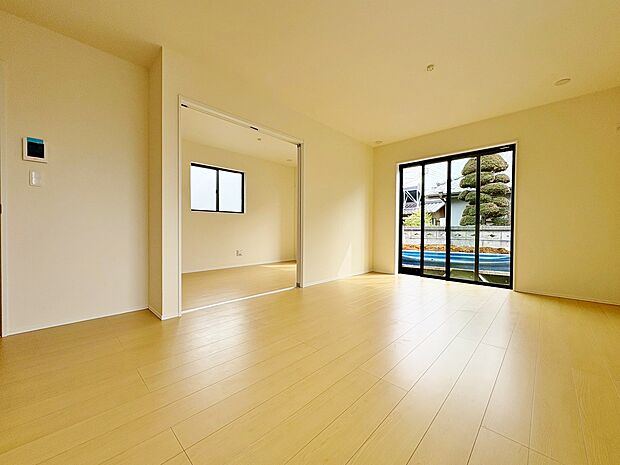 豊かな陽光導く開放的な『窓』。光の演出をご覧ください。