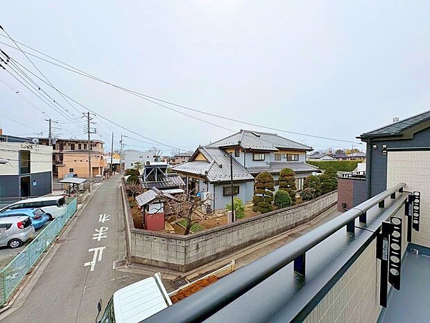 通風・採光にも優れ、心地よい光と風があふれています。