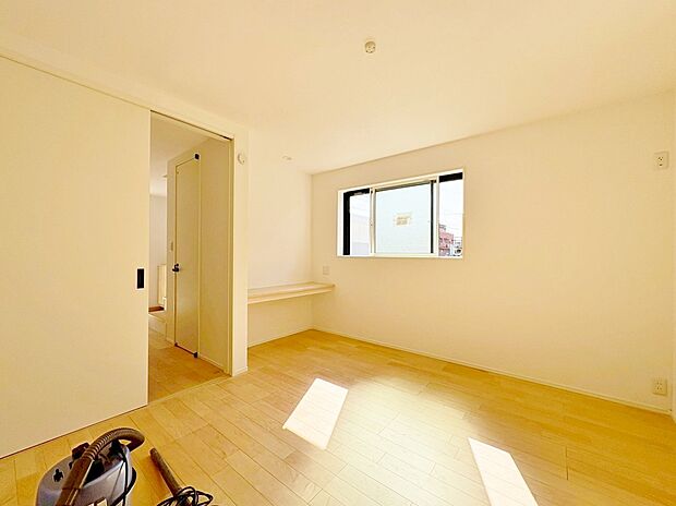 季節ごとに壁飾りや家具の配置を変えて楽しんでみませんか。