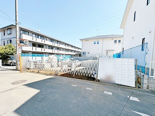 東浦和駅まで徒歩18分の立地です。(令和8年3月 撮影)