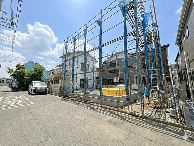 小学校まで徒歩4分でお子様の通学も安心です。(令和8年2月 撮影)