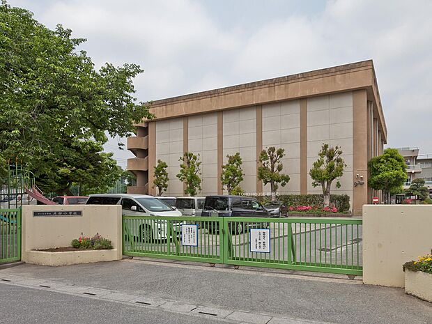 片柳小学校まで約960m