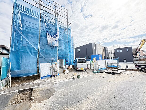 くつろぐ方とお料理をされる方の一体感を重視した対面式キッチンを採用。(令和8年3月 撮影)