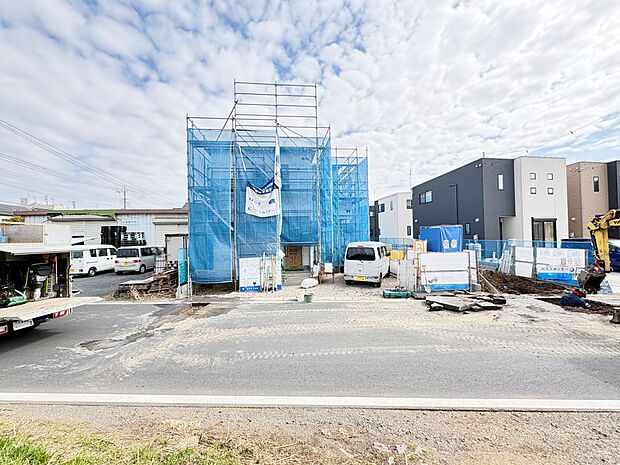 15帖のLDK横には、続き間の4．5帖洋風和室付き。(令和8年3月 撮影)
