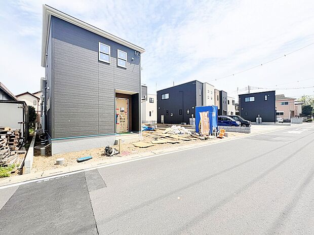 15帖のLDK横には、続き間の4.5帖洋風和室付き。(令和8年4月 撮影)