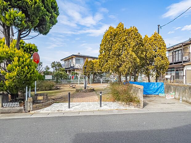 上野東公園まで約800m