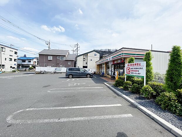 セブンイレブン蕨中央2丁目店まで約700m