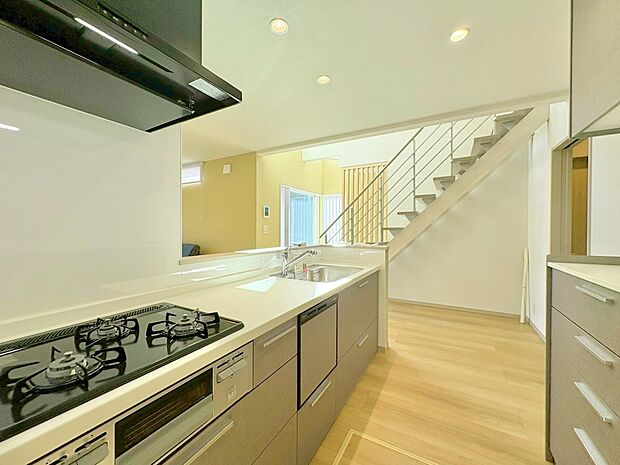 インテリアに馴染むデザイン性と使いやすい機能性を兼ね備えました。