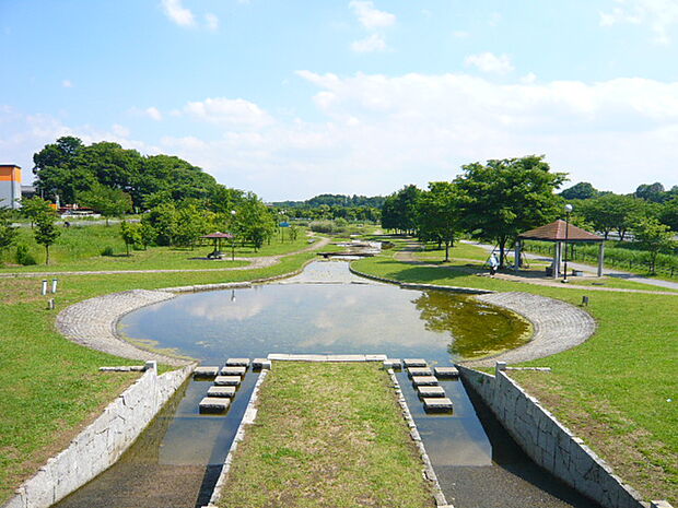 七里総合公園まで約870m