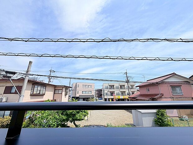 通風・採光にも優れ、心地よい光と風があふれています。