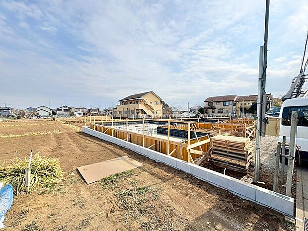 小学校まで徒歩9分でお子様の通学も安心です。(令和8年2月 撮影)