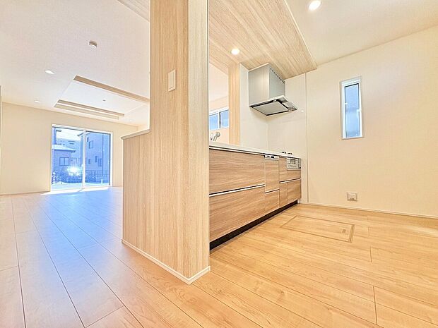 会話の弾むキッチンは自然とご家族の中心に。