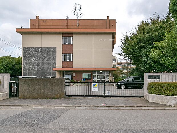 新郷南小学校まで約891m