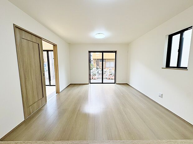 落ち着いた色合いで上質な暮らしを楽しめます。