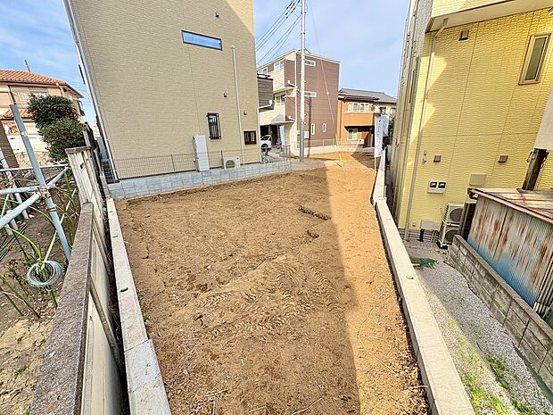 床暖房完備の広々LDK。住む人の暮らしを心地よく彩り、愛着の深まる空間へ。(令和8年2月 撮影)
