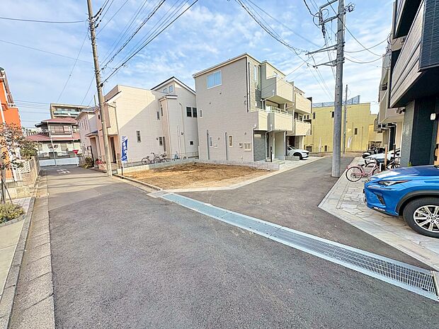右側奥が当物件。居住性を一段と心地よいものにしています。(令和8年2月 撮影)