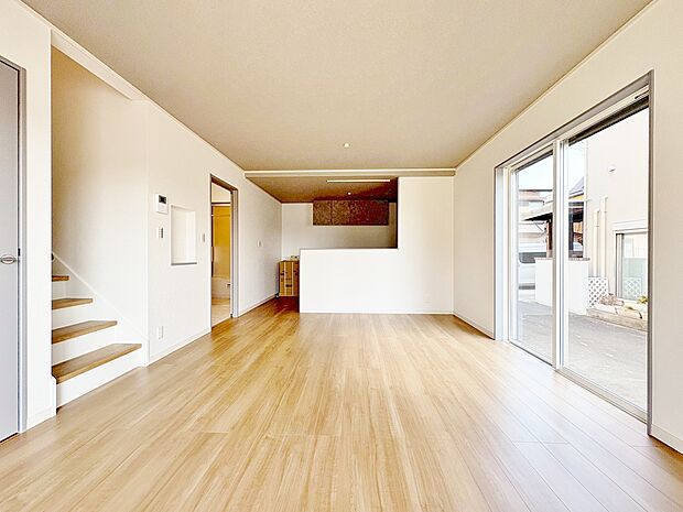 ここにはみんなが集い、食事と楽しい会話が始まる。