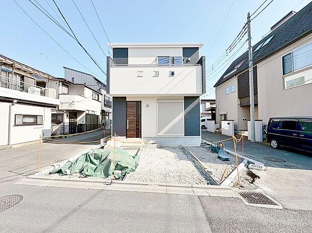 敷地内に2台分のカースペースを確保いたしました。(車種による)(令和8年2月 撮影)