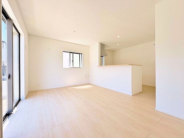 どこにいても空間全体を見渡せるおしゃれなＬＤＫです。