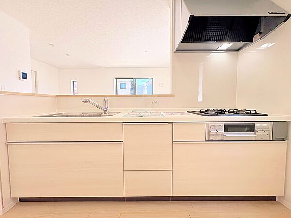 人気のおしゃれな対面式キッチンを採用しました。