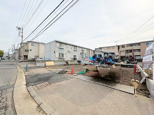 コミュニケーション動線に配慮したリビングイン階段を採用。(令和8年2月 撮影)