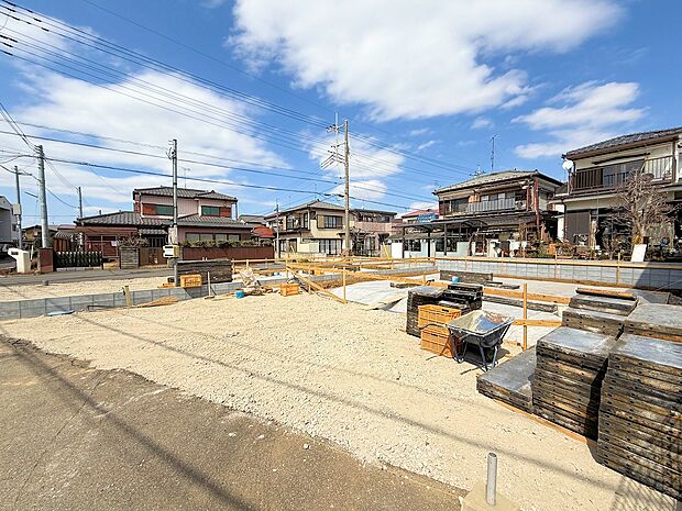 南道路に面し陽当たり良好なお住まいです。(令和8年3月 撮影)