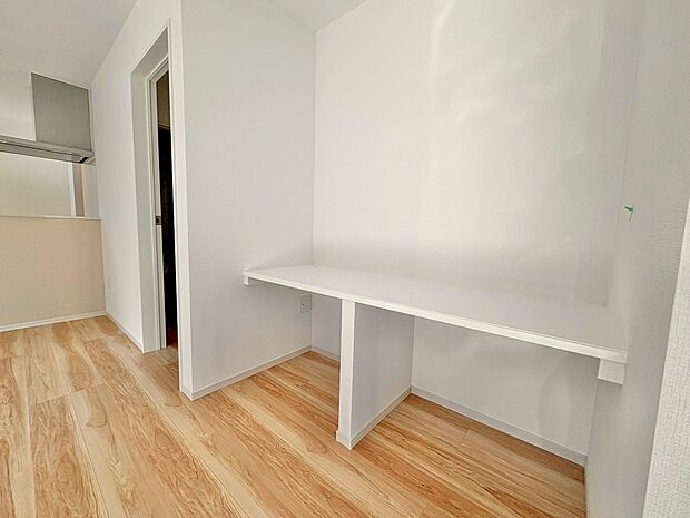 PC作業や趣味のスペースとして活躍します。