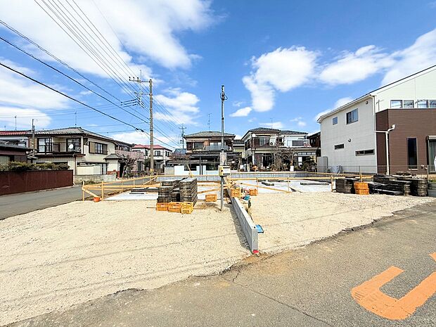 17帖のLDKはリビング全体を見渡せるよう対面式キッチンを採用しました。(令和8年3月 撮影)