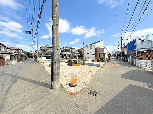 リビング横には3帖洋室を設け、くつろぎ感を高めます。(令和8年3月 撮影)