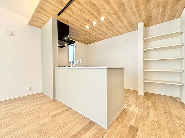 自然素材を取り入れたキッチンで毎日のお料理が癒しのひと時に変わります。