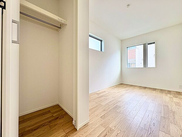 季節ごとに壁飾りや家具の配置を変えて楽しんでみませんか。