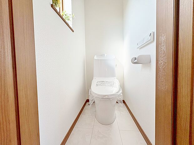 トイレは2ヶ所にございますので、家族が多いご家庭や、慌しい朝も安心です。