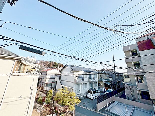 通風・採光にも優れ、心地よい光と風があふれています。